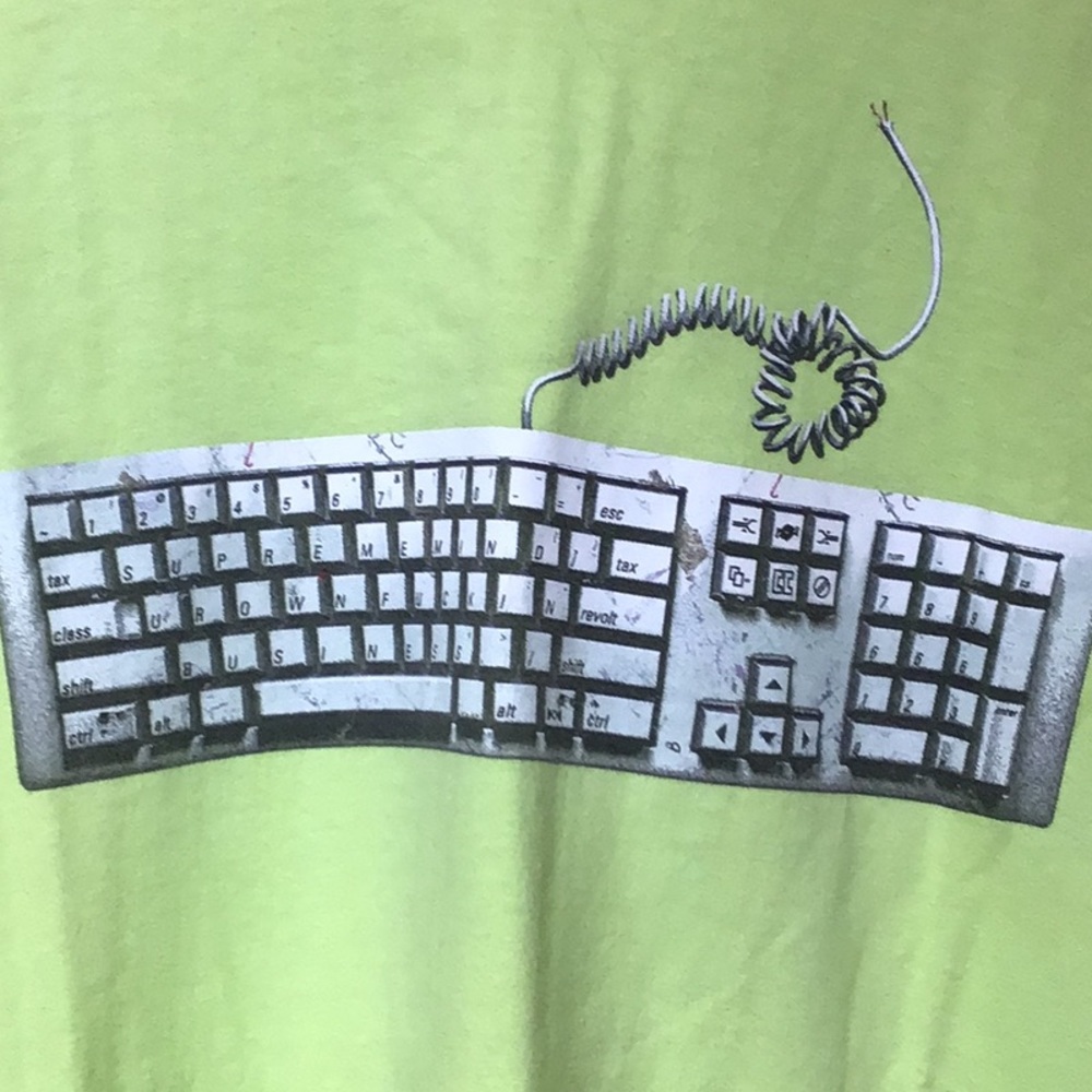 SUPREME MEN’S T-SHIRT IN SIZE M. - Picture 2 of 4